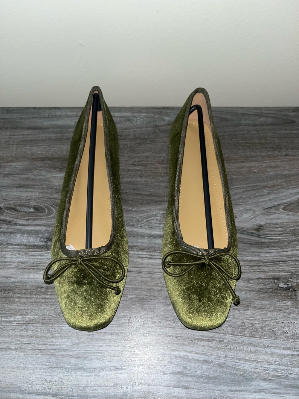 Olive Green Velvet Ballet Flats with Bow 💚